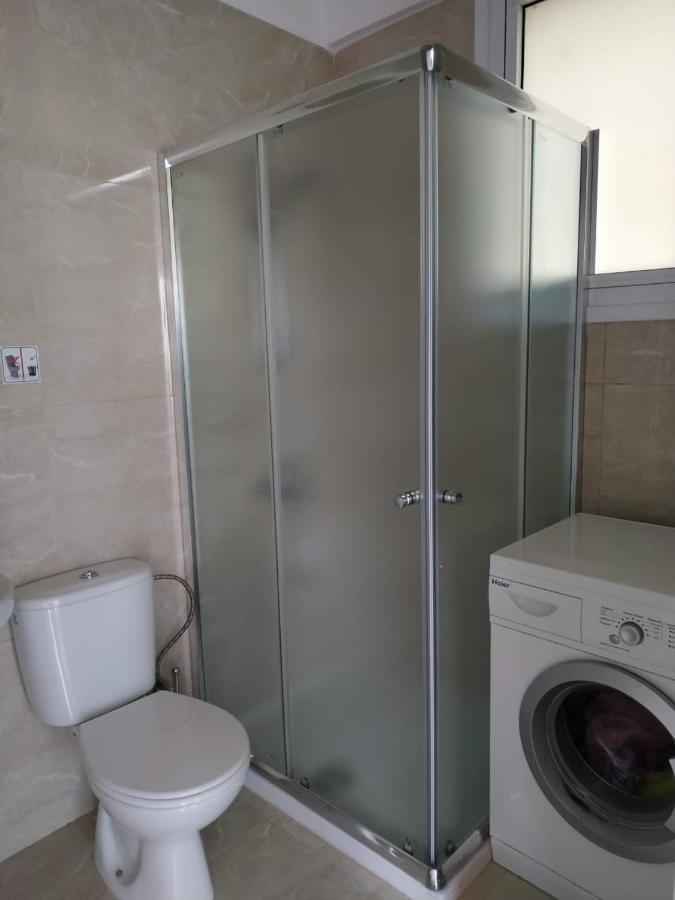 1 Bedroom Apartment Lárnaka Eksteriør bilde